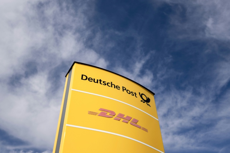 le logo du groupe DHL, ex Deutsche Post