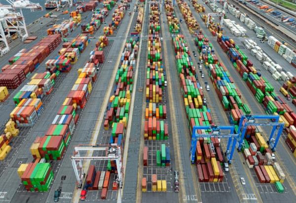 Des containers dans le port américain de Baltimore, le 10 avril 2025
