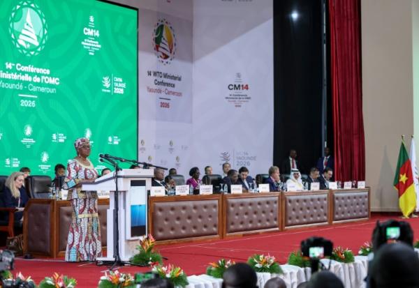 La directrice générale de l'Organisation mondiale du commerce (OMC), Ngozi Okonjo-Iweala, lors de la conférence ministérielle de l'OMC à Yaoundé, le 26 mars 2026 au Cameroun