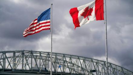 Le Canada et les Etats-Unis sont parvenus mardi à un accord de dernière minute, permettant de reporter l'entrée en vigueur de nouveaux droits de douane de 50% sur les produits canadiens