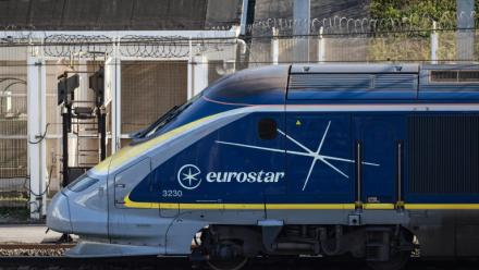 Au moins 17 trains Eurostar ont été supprimés lundi sur la ligne à grande vitesse (LGV) nord et toute la ligne est perturbée à la suite d'un incident électrique, avec des retards pouvant aller jusqu'à deux heures