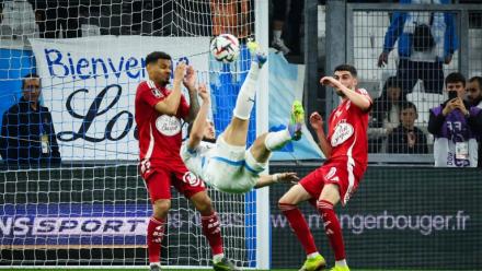 Le retourné acrobatique victorieux d'Amine Gouiri pour l'OM face à Brest, le 27 avril 2025 au Vélodrome