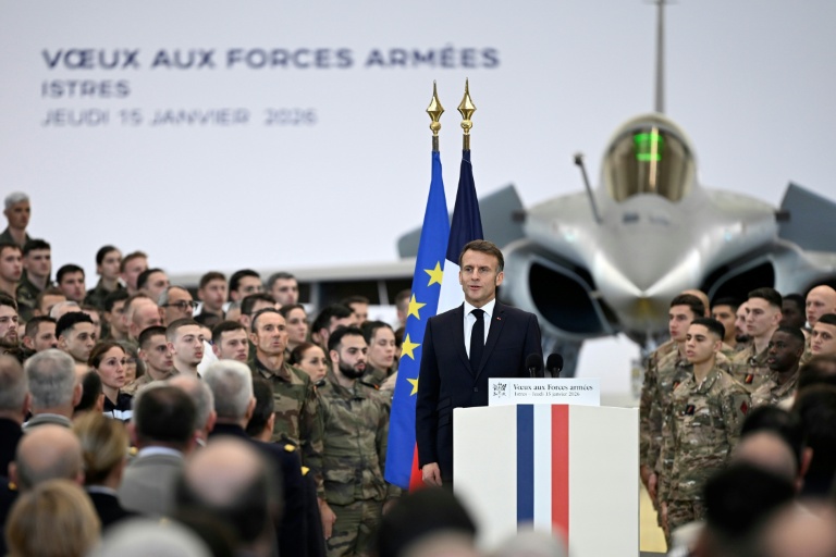 Le président  Emmanuel Macron lors des voeux aux forces armées à la base aérienne militaire d'Istres, dans le sud de la France, le 15 janvier 2026