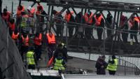 Des migrants arrêtés alors qu'ils tentaient de traverser la Manche sont débarqués à Douvres, dans le sud-est de l'Angleterre, le 9 février 2025