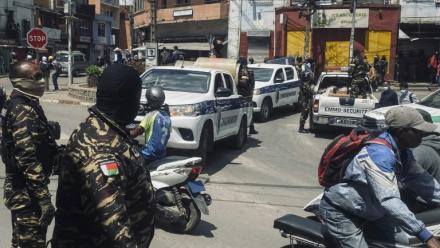 Les forces de l'ordre se déploient dans un quartier d'Antananarivo en prévision d'un nouvel appel à manifester dans la capitale malgache, le 3 octobre 2025