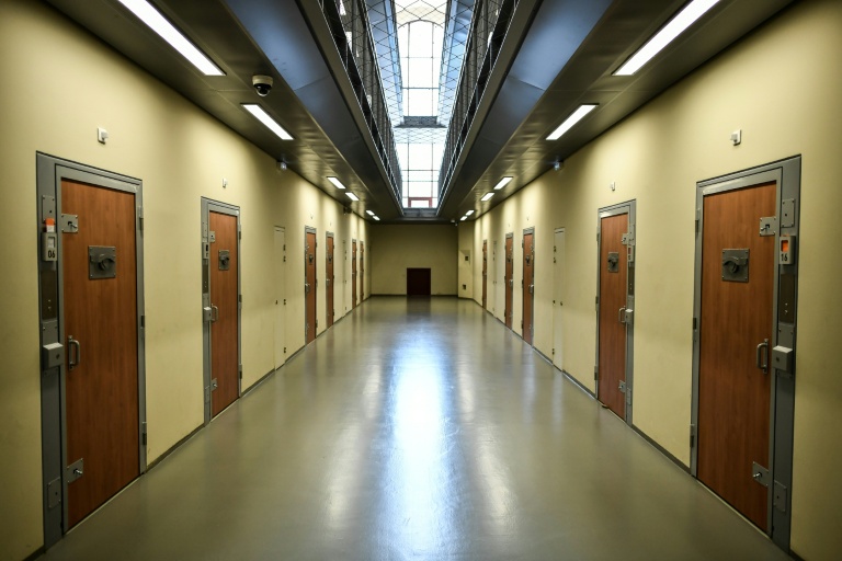 Un couloir de la prison de la Santé à Paris, le 12 avril 2019
