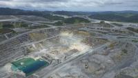 Vue aérienne de la mine de cuivre à ciel ouvert de la compagnie canadienne First Quantum Minerals, à Donoso, au Panama, le 21 mars 2025