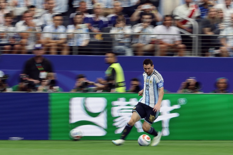 Lionel Messi lors de la victoire 2-0 de l'Argentine face à l'Autriche le 22 juin 2026 à Arlington (Texas). Après son triplé conre l'Algérie, le génie argentin s'est offert un doublé et trône désormais seul au sommet du classement des meilleurs buteurs en Coupe du monde avec 18 réalisations