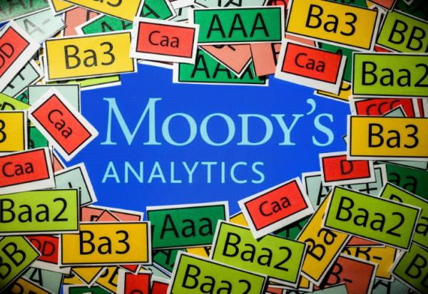 L'agence de notation Moody's a maintenu vendredi la note souveraine de la France, tout en abaissant la perspective de "stable" à "négative", lançant ainsi un avertissement au pays