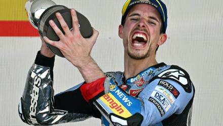 L'Espagnol Alex Marquez après avoir remporté le  MotoGP d'Espagne à Jerez de la Frontera, dans le sud de l'Andalousie le 27 Avril 2025