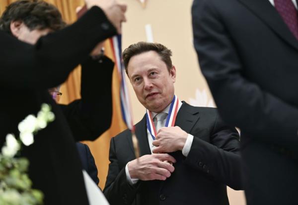Elon Musk reçoit une médaille scientifique à la à Washington, le 8 octobre 2026