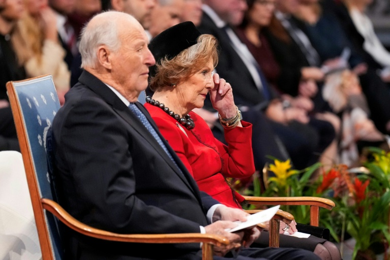 Le roi Harald de Norvège et la reine Sonja assistent à la cérémonie du prix Nobel de la Paix à Oslo, le 10 décembre 2025