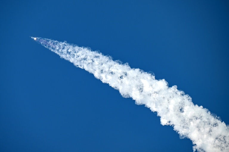 La fusée Starship de SpaceX décolle de la base spatiale de South Padre Island, au Texas, le 22 mai 2026