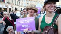 L'animatrice Flavie Flament, lors d'une manifestation devant le ministère de la Justice, pour réclamer une loi intégrale,  Paris, le 22 juin 2026