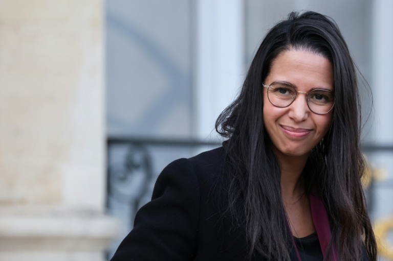 La ministre des Outre-mer, Naïma Moutchou  à sa sortie de l'Elysée le 22 octobre 2025
