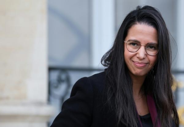 La ministre des Outre-mer, Naïma Moutchou  à sa sortie de l'Elysée le 22 octobre 2025