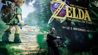 Un visiteur sur le stand Nintendo consacré à *The Legend of Zelda: Ocarina of Time*, lors de la soirée en avant-première de la Paris Games Week 2026 à Paris, le 21 octobre 2026