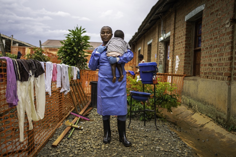 Marie Bakikula, une nourrice dans une pouponnière soutenue par l'Unicef, à Mongbwalu, dans le nord-est de la RDC, le 10 octobre 2026