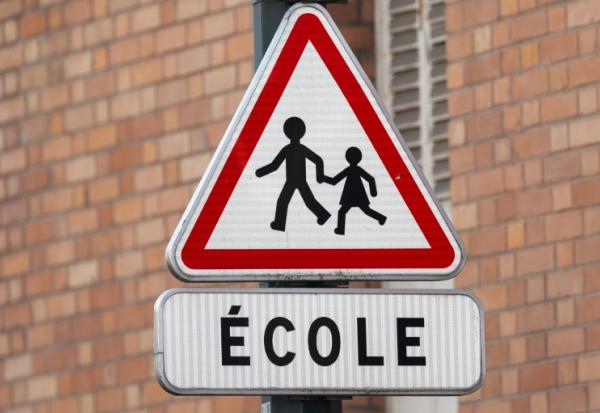 Les écoles parisiennes vont-elles rester à la semaine de de 4 jours et demi ? La concertation sur les rythmes scolaires réunie par le maire Emmanuel Grégoire, en plein scandale de violences sexuelles dans le périscolaire, rend ses conclusions mardi