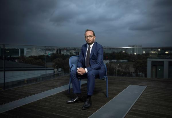 Arthur Dreyfuss, PDG d'Altice France, maison-mère de SFR, pose le 25 septembre 2025 à Paris 