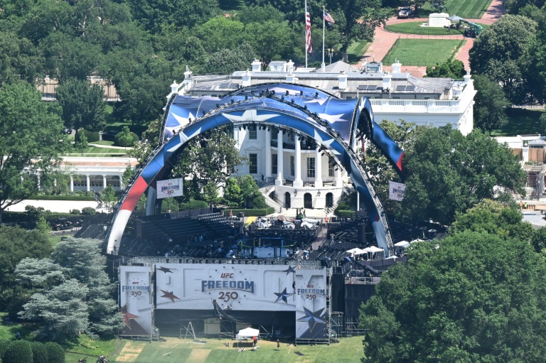 La structure installée à la Maison Blanche pour accueillir les combats de MMA, le 12 juin 2026 à Washington