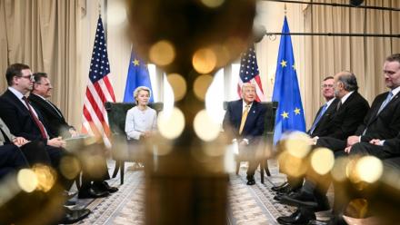 La présidente de la Commission européenne Ursula von der Leyen et le président américain Donald Trump, le 27 juillet 2025 à Turnberry, en Ecosse