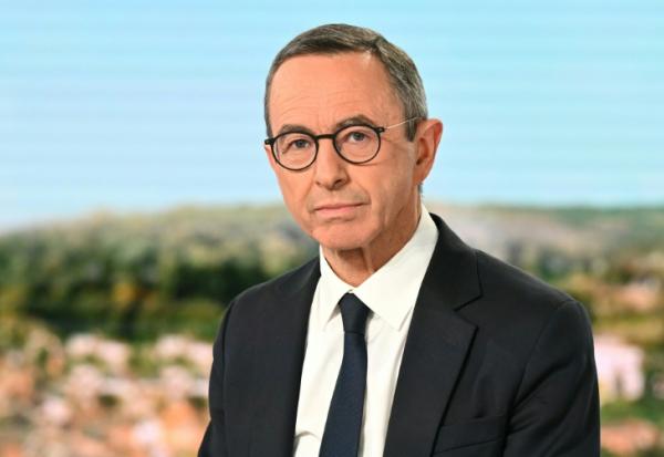 Le patron des Républicains et ministre de l'Intérieur sortant Bruno Retailleau sur le plateau du 13 Heures de TF1, le 6 octobre 2025 à Boulogne-Billancourt, près de Paris