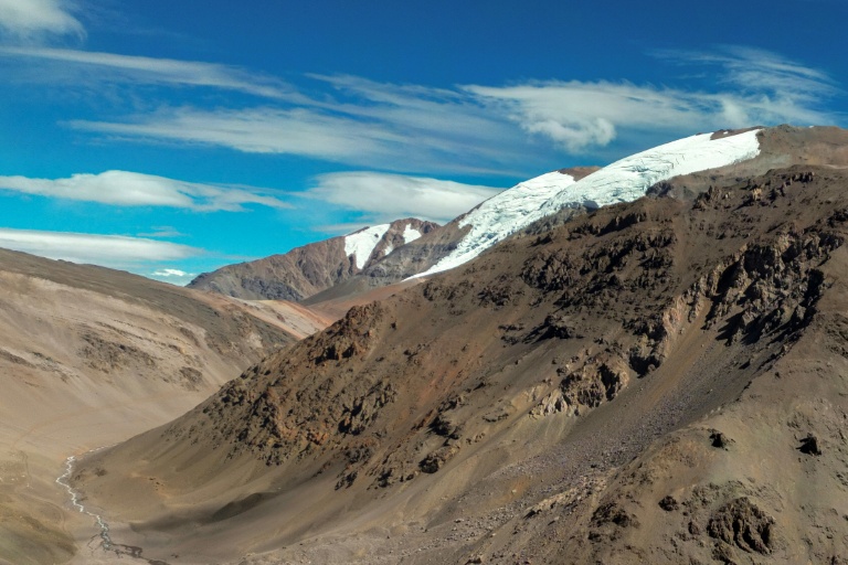 Vue aérienne de glaciers dans les Andes, près d'Iglesia, dans la province de San Juan en Argentine, le 23 avril 2026