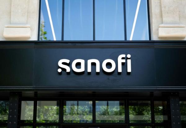 Sanofi pourrait suivre le mouvement des laboratoires pharmaceutiques qui anticipent d'éventuels droits de douane sur les médicaments en investissant aux États-Unis pour y muscler leur production