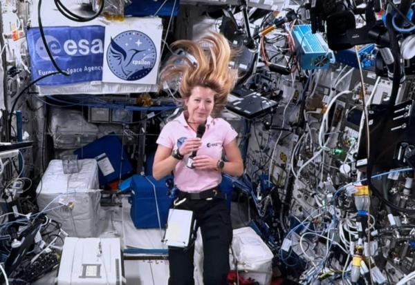 L'astronaute française Sophie Adenot durant un entretien à l'AFP depuis l'ISS le 26 février 2026