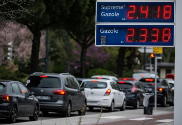 Les prix du gazole affichés dans une station-service à Toulouse, le 3 avril 2026