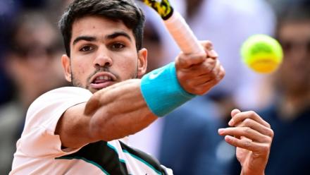 L'Espagnol Carlos Alcaraz lors de la finale de Roland-Garros contre l'Italien Jannik Sinner, le 8 juin 2025 à Paris