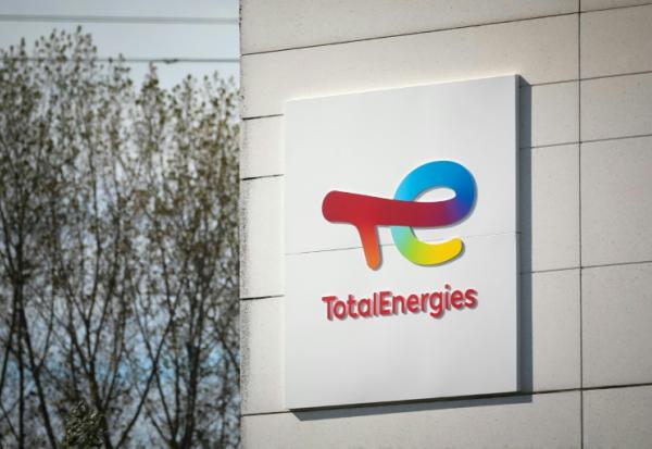 TotalEnergies augmente sa production et réduit ses investissements 