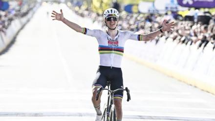 Le Slovène Tadej Pogacar, vainqueur de son troisièmeTour des Flandres, le 5 avril 2026 à Audenarde