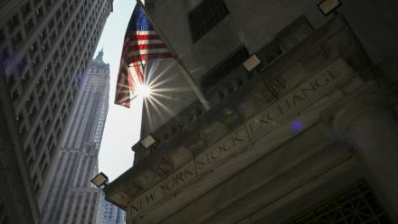 Vue extérieure de la Bourse de New York, le 4 août 2025