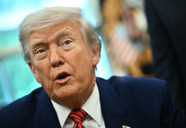 Le président américain Donald Trump dans le Bureau ovale de la Maison Blanche, le 23 mai 2025 à Washington