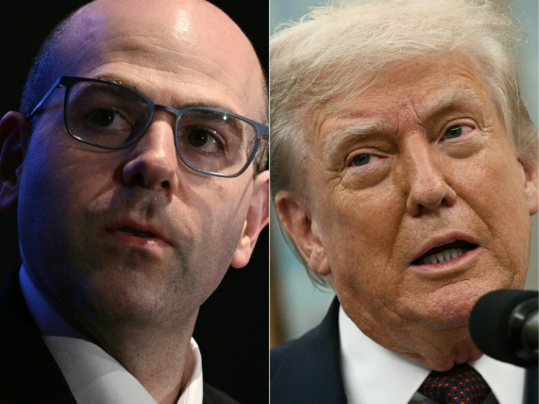 Montage photo réalisé le 7 août 2025 montrant le conseiller économique Stephen Miran à Washington, le 30 avril 2025 (à gauche), et le président américain Donald Trump à Washington, le 6 août 2025 (à droite)