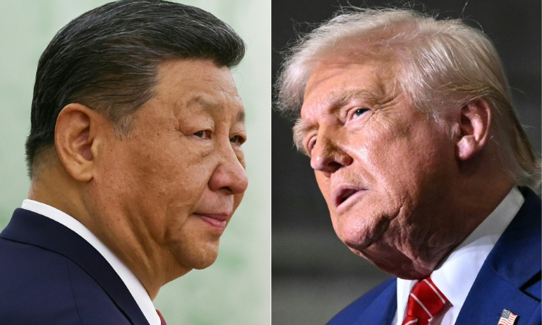 Le président chinois Xi Jinping (gauche), le 8 mai 2025 à Moscou, et son homologue américain Donald Trump, le 30 mai 2025 à West Mifflin aux Etats-Unis
