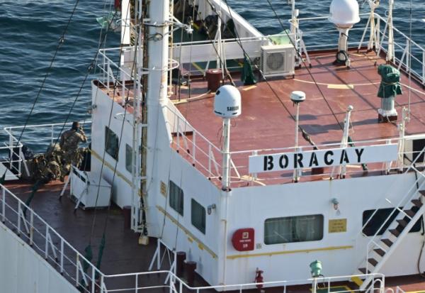 Des soldats français à bord d'un pétrolier de la flotte fantôme russe, au large de Saint-Nazaire; le 1er octobre 2025
