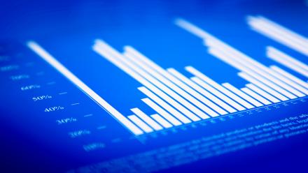 Casino renoue avec la croissance et flambe en Bourse