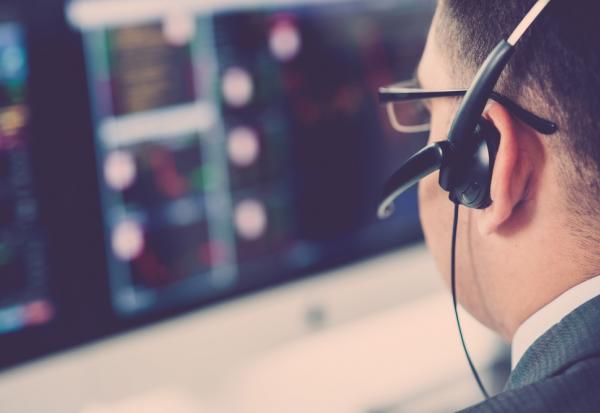 Edenred et Daimler déploieront des infrastructures de recharge pour les camions électriques