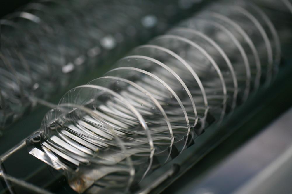 EssilorLuxottica deuxième plus forte baisse du CAC, l'intensification de la concurrence pèse