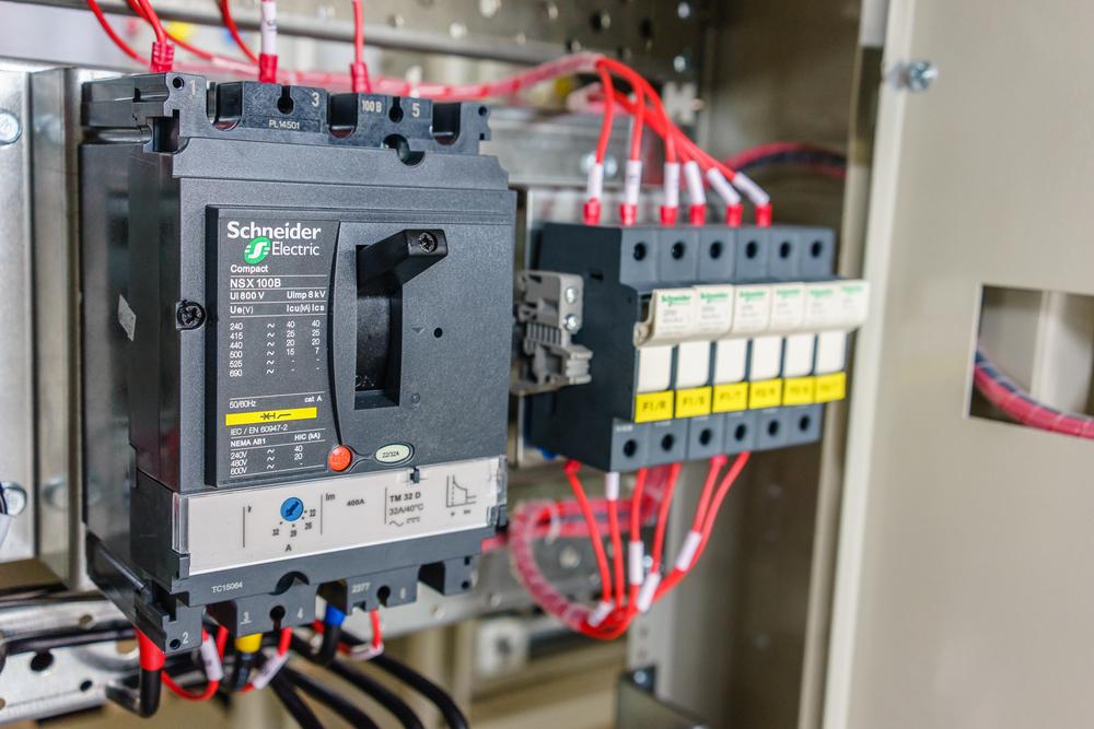 Schneider Electric, plus forte baisse du CAC 40 et du SBF 120 à la clôture de la séance du 5 août