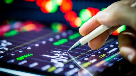 Wall Street en ordre dispersé après l'inflation PCE core, Microsoft dans le vert