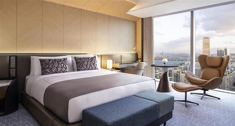 Accor : prend 5%, en tête du CAC40