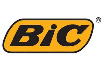 Bic : Romain Ntamack et son père Emile réunis pour la nouvelle campagne du rasoir rechargeable 'Bic Hybrid 5 Flex'