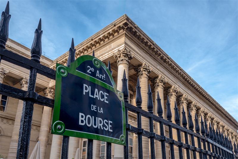 Bilan hebdo : le CAC40 reprend encore 0,8%
