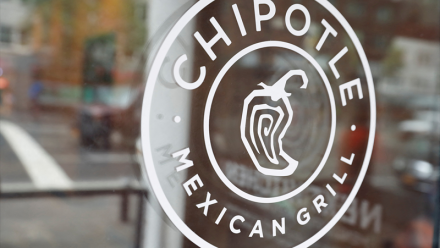 Chipotle Mexican Grill retombe à Wall Street