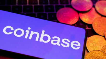 Coinbase retombe à Wall Street après les comptes