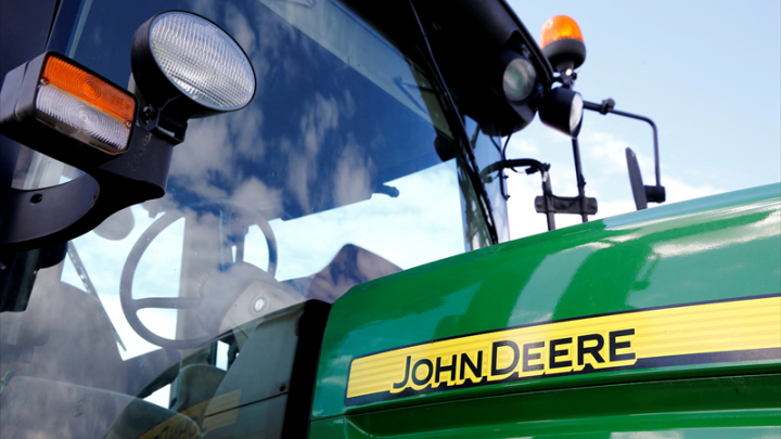Deere dope ses estimations de profits